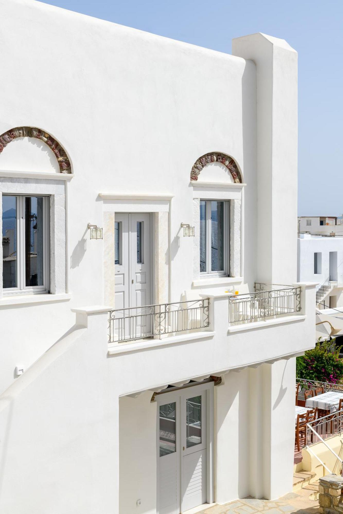 Naxos City Castle Mansionsアパートホテル エクステリア 写真