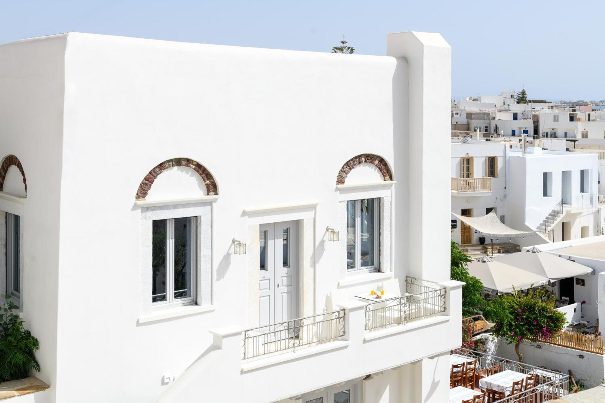 Naxos City Castle Mansionsアパートホテル エクステリア 写真